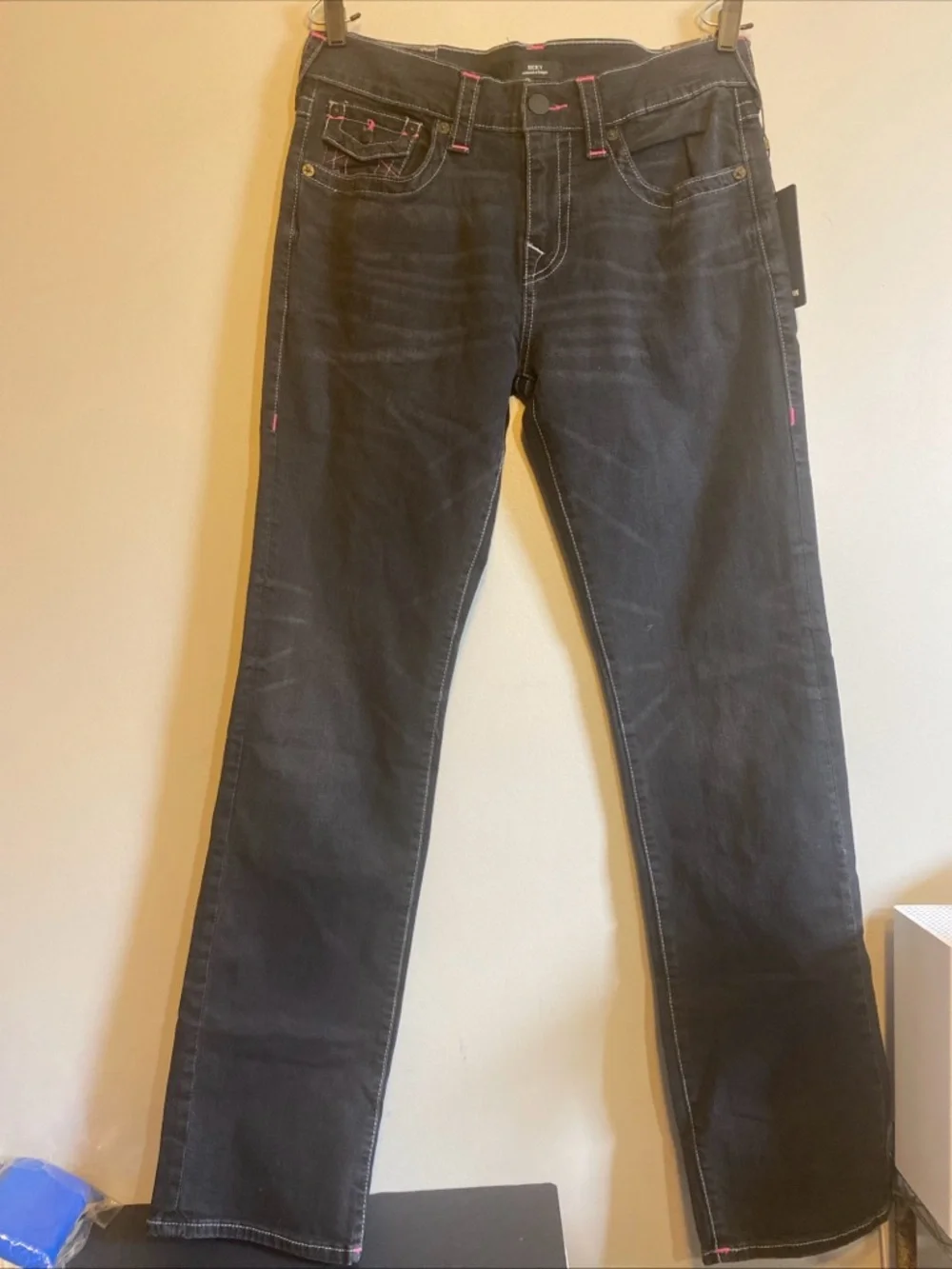 True Religion “RICKY” Relaxed‎ Straight Jeans Men’s Sz 32 Blk/pink MSRP $159 NWT